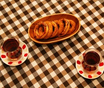 Kahve Kareli Masa Örtüsü