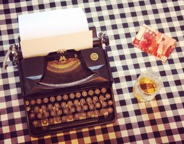 Siyah Kareli Masa Örtüsü