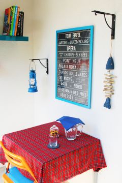 Kırmızı Küçük Ekoseli Masa Örtüsü