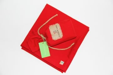 Kırmızı Masa Örtüsü