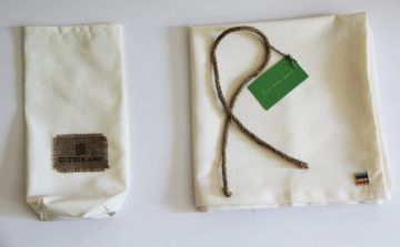 Kırık Beyaz Masa Örtüsü