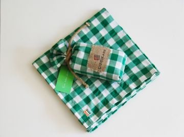 Yeşil Kareli Masa Örtüsü