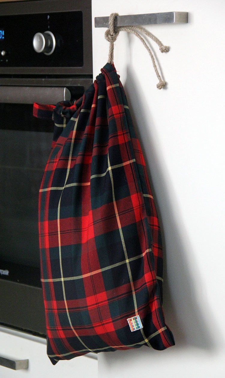 Kırmızı-Yeşil Ekoseli Ekmek Kesesi