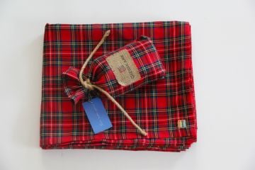 Kırmızı Ekoseli Masa Örtüsü