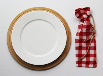 Kırmızı Kareli Çatal Bıçak Kesesi