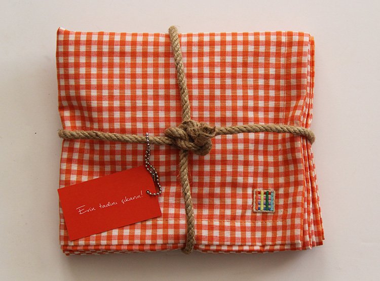 Turuncu Pötikareli Runner (Servis Örtüsü)