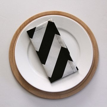 Siyah Zigzag Kumaş Peçete