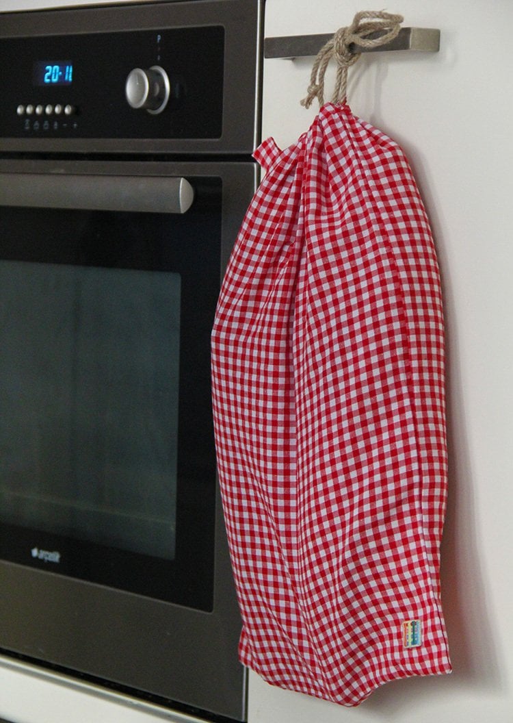 Kırmızı Pötikareli Ekmek Kesesi