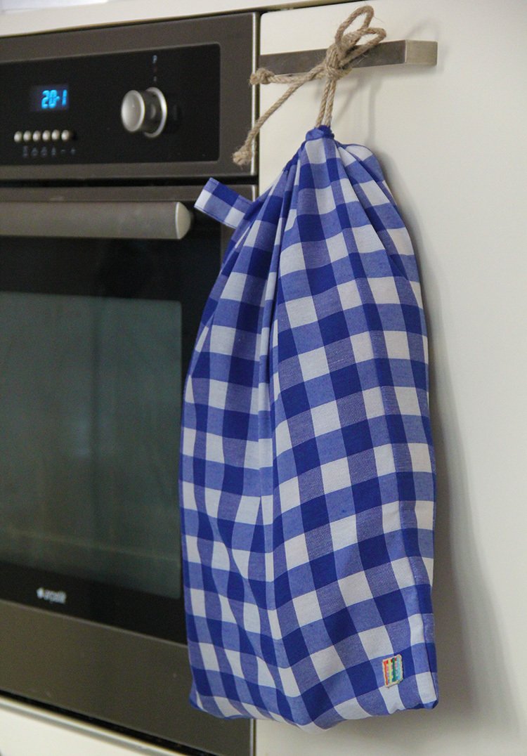 Mavi Kareli Ekmek Kesesi