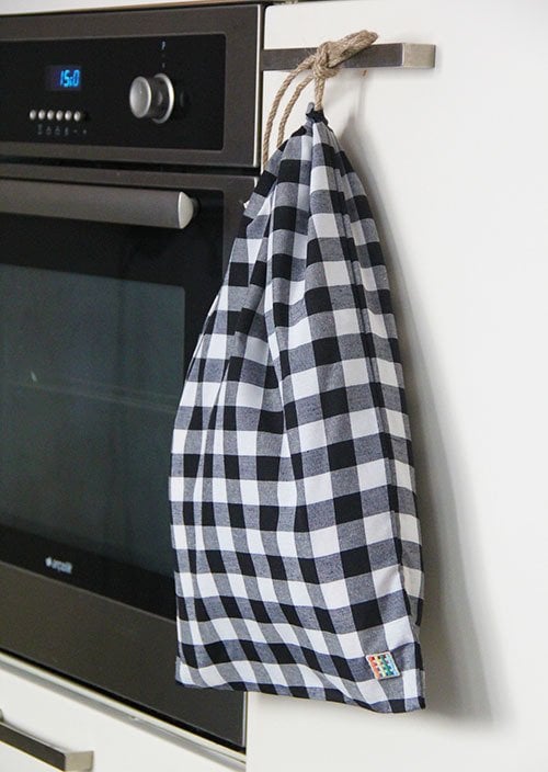 Siyah Kareli Ekmek Kesesi