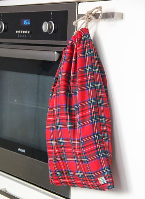 Kırmızı Ekoseli Ekmek Kesesi