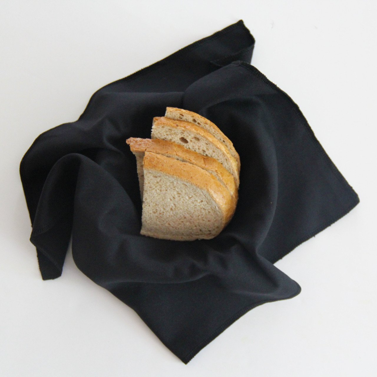 Siyah Ekmek Sepeti Peçetesi