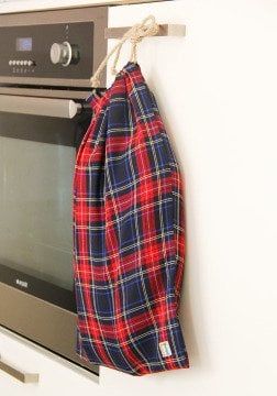 Kırmızı-Lacivert Ekoseli Ekmek Kesesi