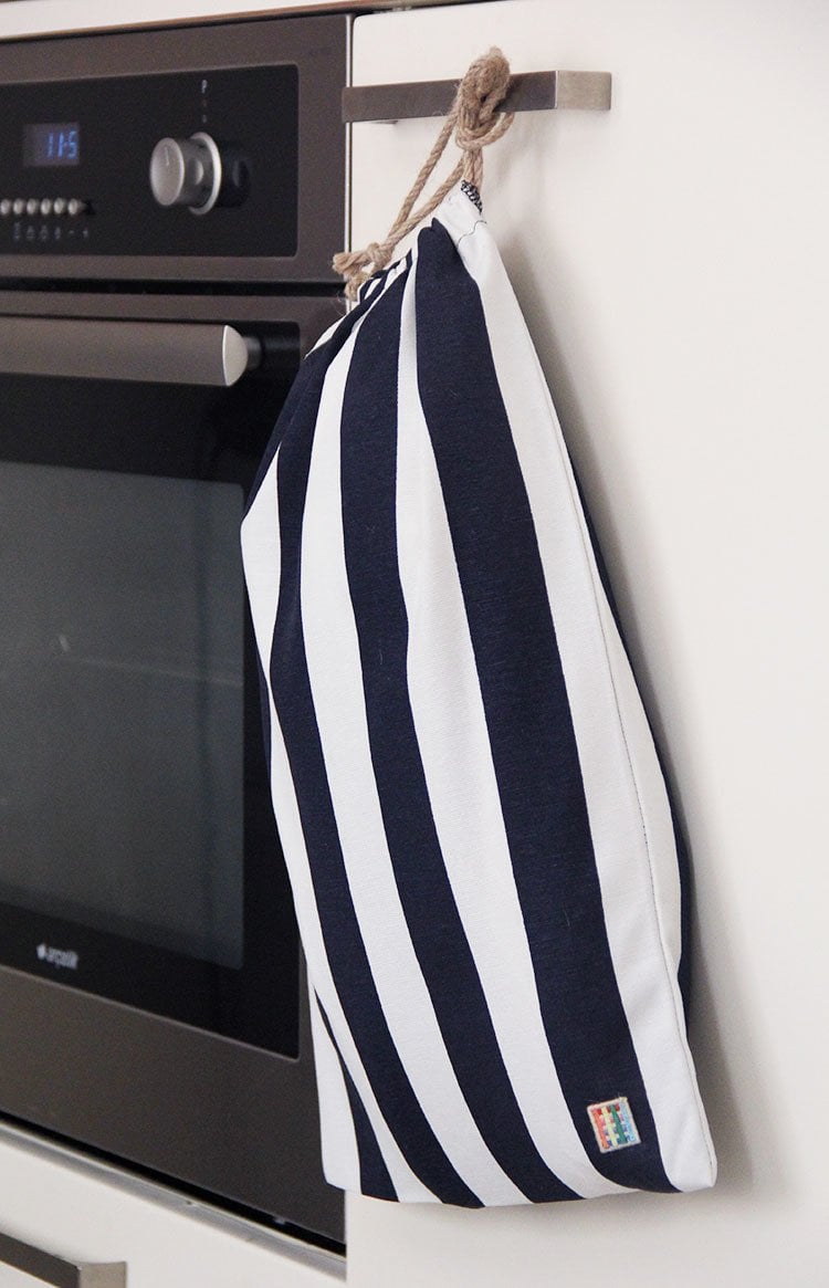 Lacivert Çizgili Ekmek Kesesi