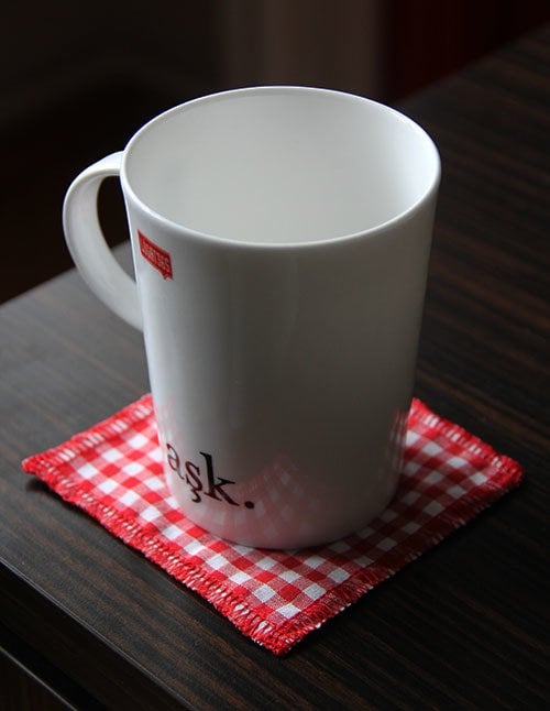 Kırmızı Pötikareliİ Bardak Altlığı