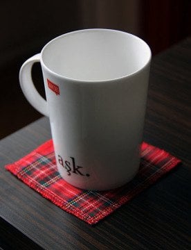 Kırmızı Ekoseli Bardak Altlığı