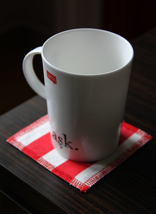 Kırmızı Çizgili Bardak Altlığı