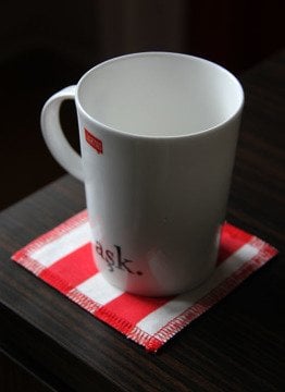 Kırmızı Çizgili Bardak Altlığı