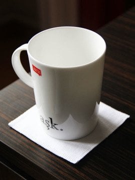 Beyaz Bardak Altlığı