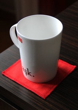 Kırmızı Bardak Altlığı